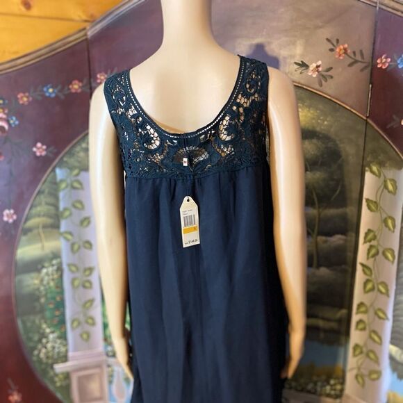 Black A-Line Dress with Black Crochet Lace Size Small NWT - Picture 9 of 11